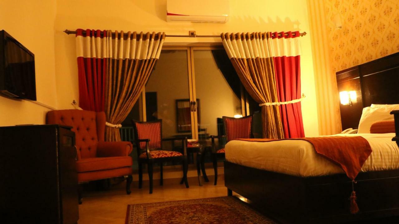 The Royal Manor Bed and Breakfast Islamabad Exterior foto