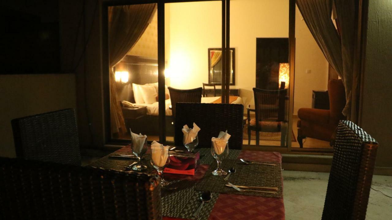 The Royal Manor Bed and Breakfast Islamabad Exterior foto